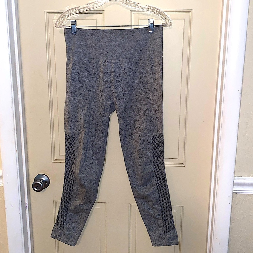 FABLETICS Sync seamless high-waisted 7/8 leggings in heather grey size M
